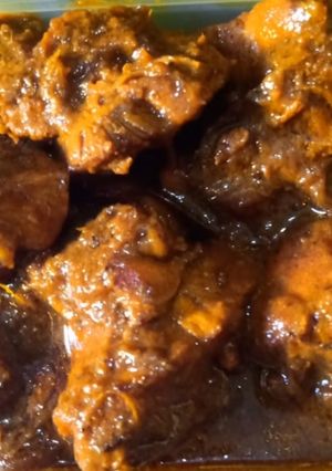मटन करी (Mutton curry recipe in hindi) रेसिपी मुख्य फोटो