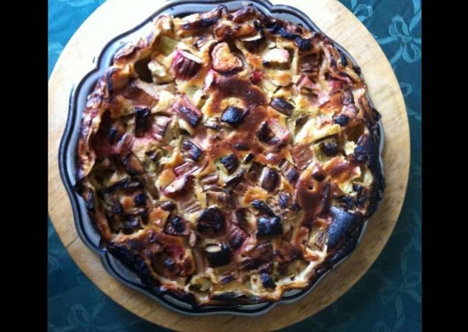 Tarte caramélisée à la rhubarbe