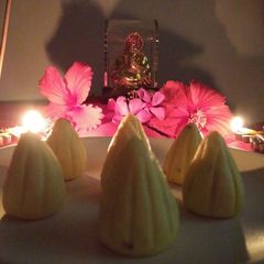 A picture of Modak.