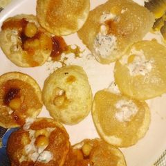 A picture of Gol Gappay.