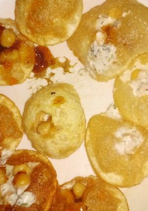 A picture of Gol Gappay.