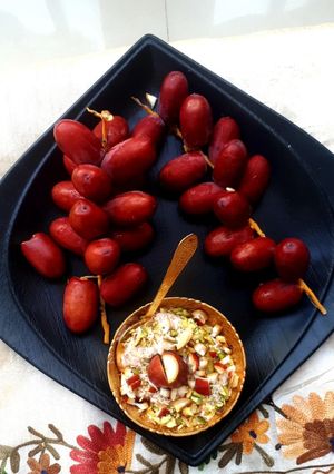 લિલી ખારેક હલવા(lili kharek halvo in Gujarati) રેસીપી મુખ્ય ફોટો