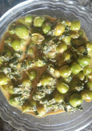 A picture of Methi matar malai.
