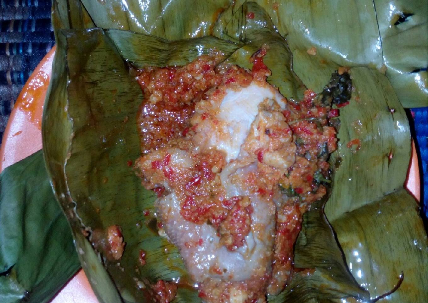 Pepes panggang ayam kemangi