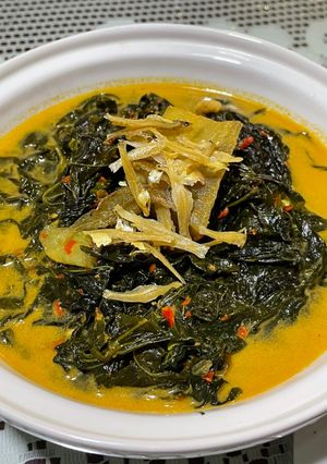 Foto resep Gulai daun ubi/singkong santan ikan teri