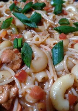 A picture of Chicken saucy Macroni & spaghetti mix ♥️.