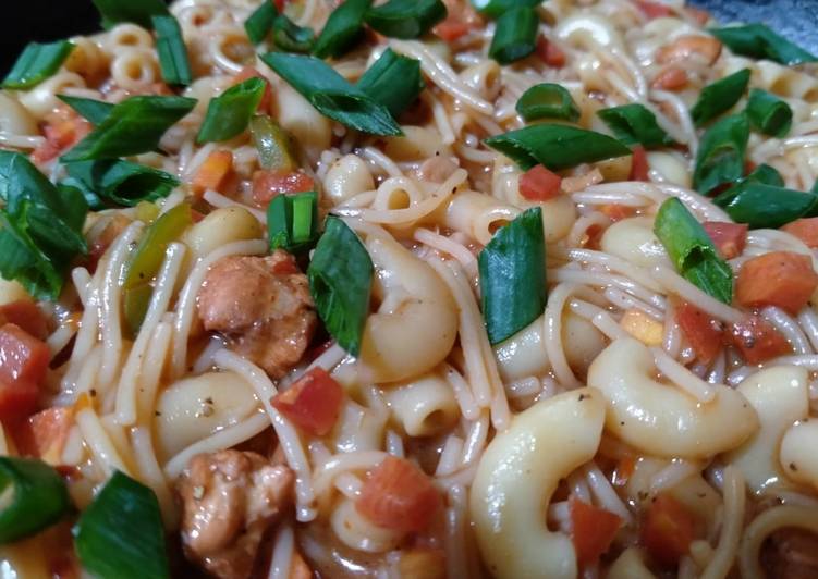 Recipe of Quick Chicken saucy Macroni &amp; spaghetti mix ♥️
