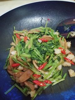 Foto resep Tumis kangkung udang sosis saus teriyaki