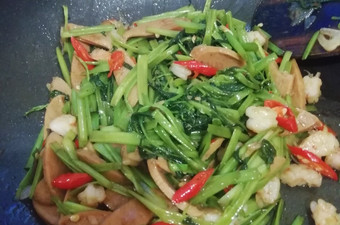 Langkah Mudah untuk Membuat Tumis kangkung udang sosis saus teriyaki yang Bisa Manjain Lidah