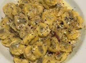 Foto di Tortellini panna e speck
