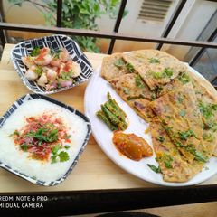 A picture of Dhaba Style Paneer Paratha.