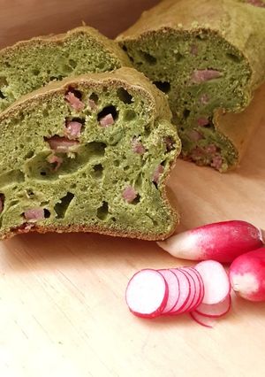 Une photo de Cake aux fanes de radis