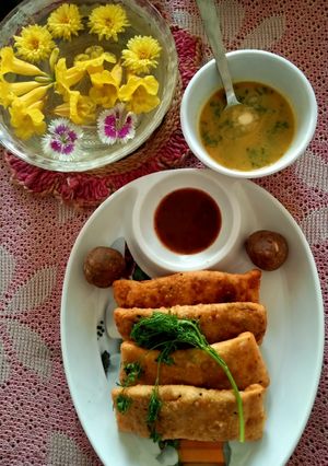 A picture of Mutter and dhaniya soup.