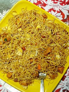 মিক্সড চাউমিন(mixed chow mien recipe in Bengali) রেসিপির প্রধান ছবি