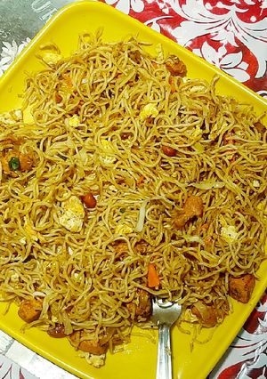 মিক্সড চাউমিন(mixed chow mien recipe in Bengali) রেসিপির প্রধান ছবি