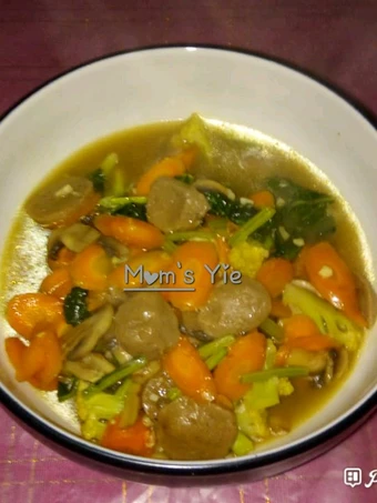 Langkah Mudah untuk Membikin Resep 01. Capcay bakso jamur enak yang Lezat Sekali Anti Ribet, Uenak Banget