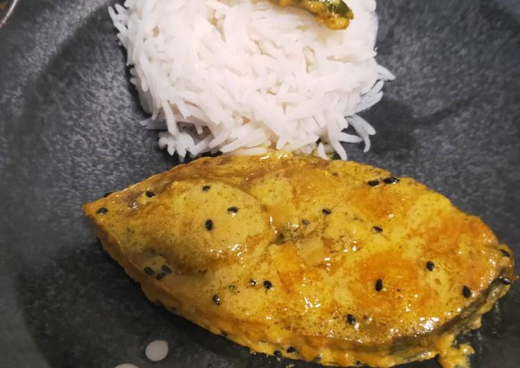 Super Yummy Hilsa curry in mustard paste