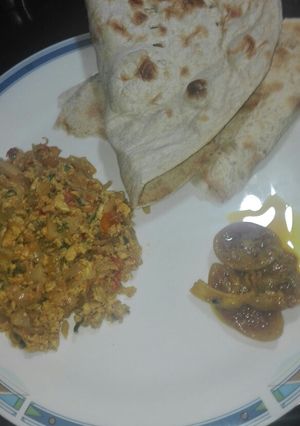 A picture of Scrambled eggs (خاگینہ).