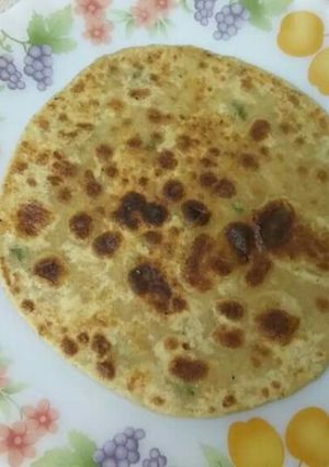 A picture of Gobi paratha.