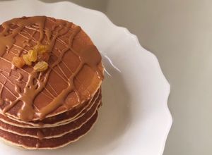 صورة لوصفة بان كيك مع زبدة اللوتس 🥞