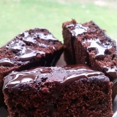A picture of Fudgey brownies.