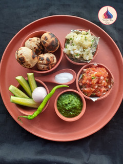 लिट्टी चोखा (litti Chokha recipe in Hindi) रेसिपी मुख्य फोटो