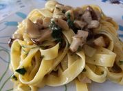 A picture of oil fungus sauce