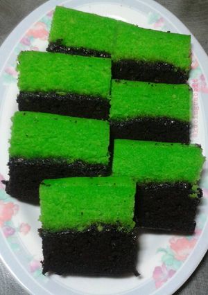 Foto resep Brownies Kukus Cokelat Pandan Empuk dan Cepat