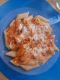 Fideos mostachol con salsa rosa