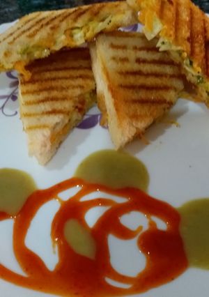 चीज़ी ग्रिल्ड वैजी सैडविच रेसिपी मुख्य फोटो