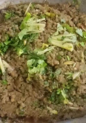 A picture of Smoky qeema karahi.