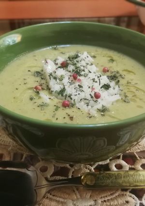Una foto de Crema de calabacín a las finas hierbas