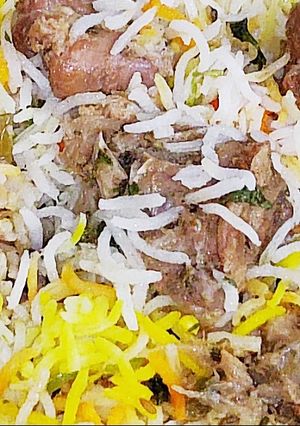 A picture of White mutton biryani.