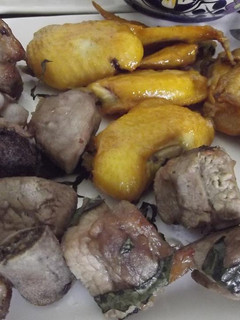 Una foto de Alitas y costillas mexicanas al epazote, jalapeño y licor de naranja correa