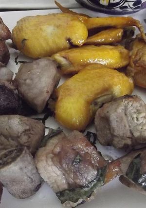 Una foto de Alitas y costillas mexicanas  al epazote, jalapeño y licor de naranja correa