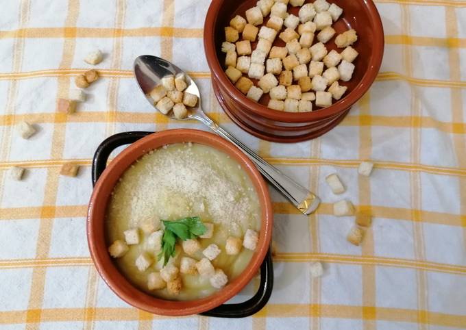 Come a Fai Perfetto Zuppa di porro patate e pane abbrustolito