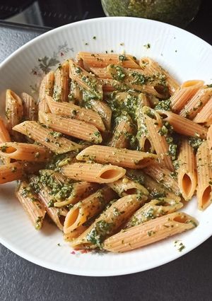 Une photo de Pesto de fanes de carottes maison
