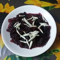 A picture of Beetroot halwa.