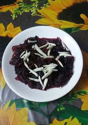 A picture of Beetroot halwa.