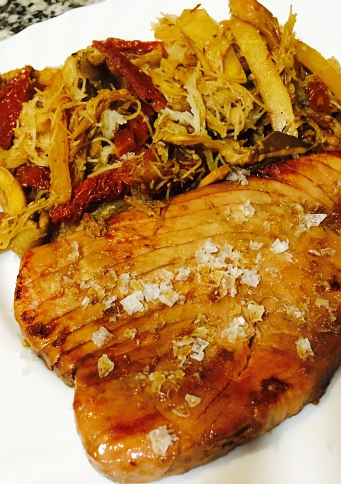 Una foto de Atún marinado con soja