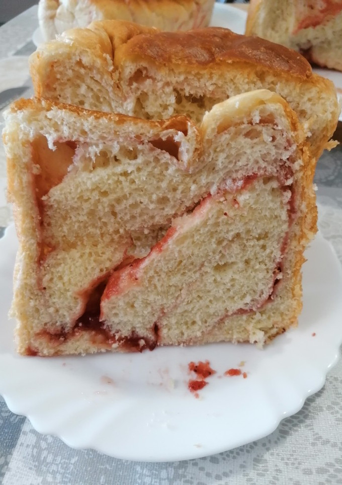 Una foto de 291. Brioix de yogur relleno de fresa / panificadora y horno