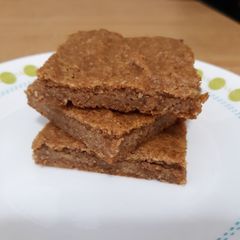 A picture of Flourless Blondies.