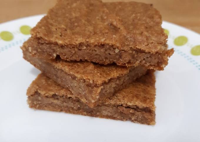 Steps to Make Perfect Flourless Blondies