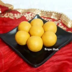 Besan ke laddu (without laddu besan) A picture of Besan ke laddu (without laddu besan).