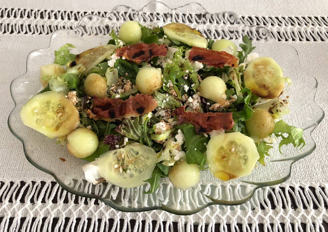 Ensalada de pepino, melón y jamón