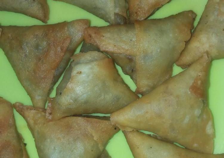 Steps to Make Homemade Beef samosa #festivedishcontestmombasa #Arabiccontest