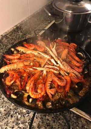 Una foto de Paella marinera