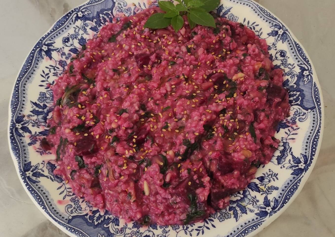 Arroz integral, remolacha, granada granos, espinacas