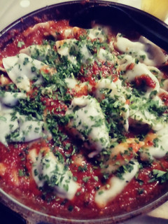 Una foto de Pasta rellena con masa de empanadas de copetin!👌