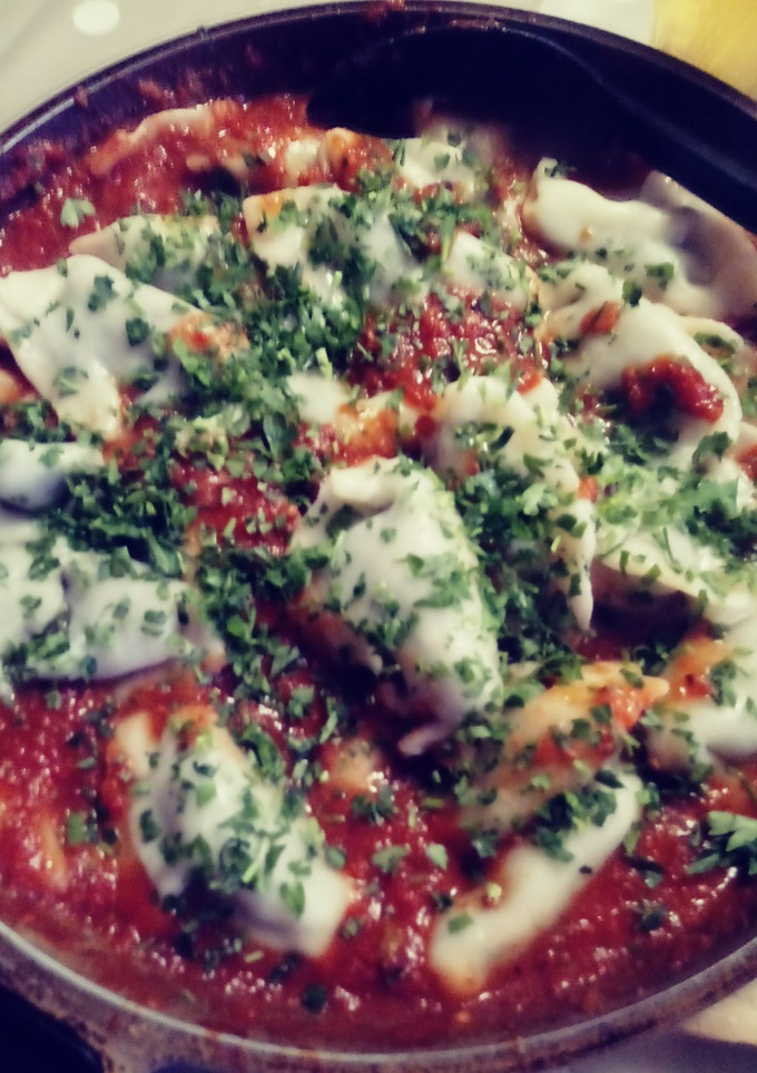 Una foto de Pasta rellena con masa de empanadas de copetin!👌